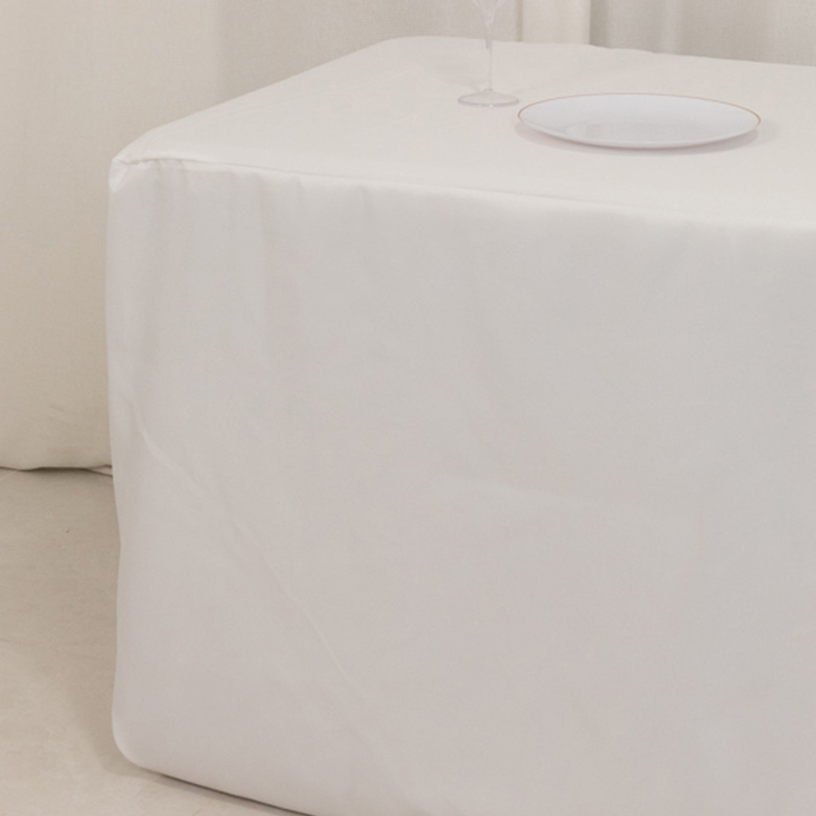 Fire Retardant Premium Polyester 8ft Rectangular Tablecloth White Fitted High-Performance Table Cover for Large Gatherings